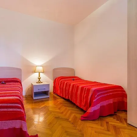 Valbandon Apartman *