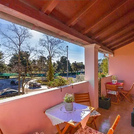 Apartment Valbandon *