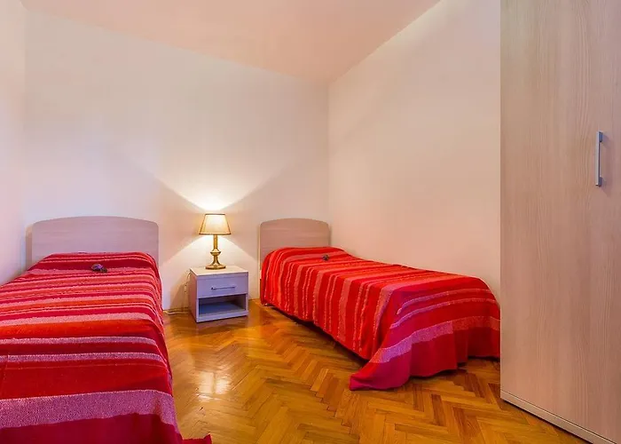 Valbandon Apartman *